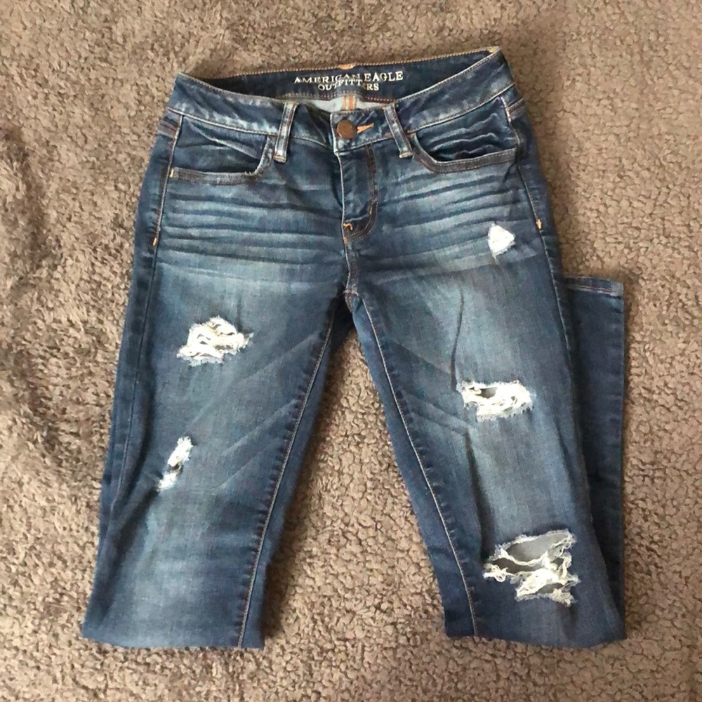American Eagle ripped skinny jeans short